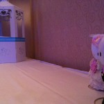 Hello Kitty decorations on gift table